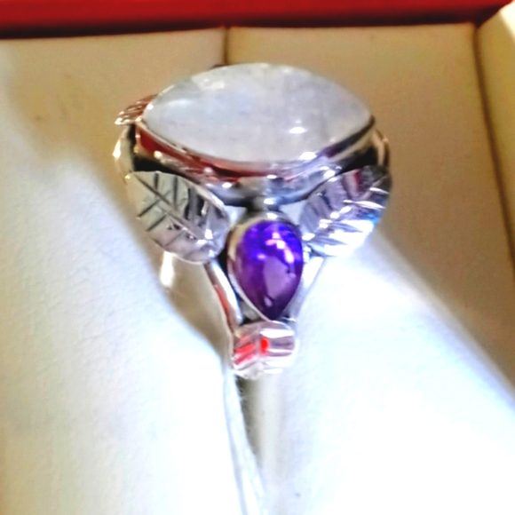 Moonstone & Amethyst Ring - Picture 2 of 4